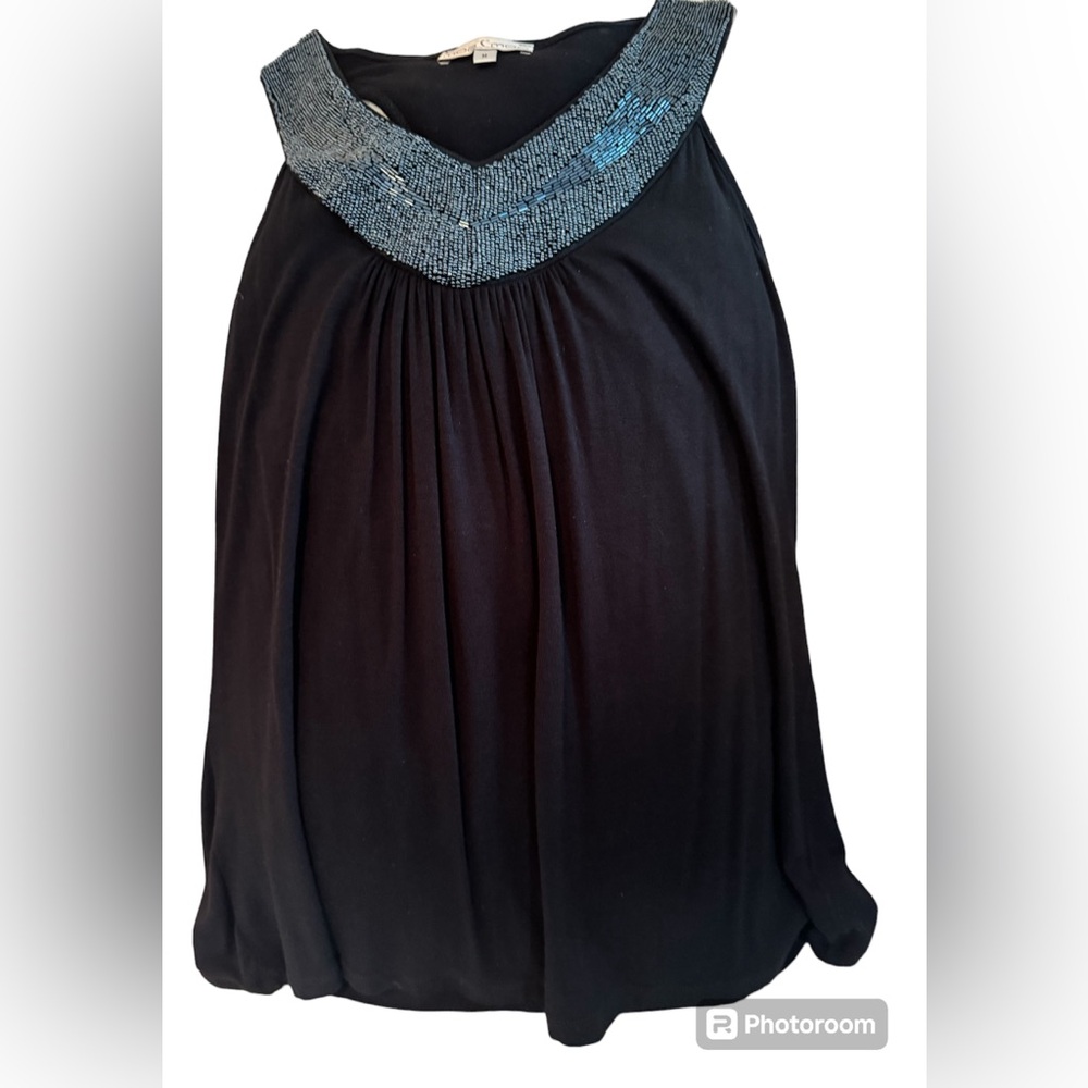 moa moa Black Beaded V-Neck Sleeveless Racer Back Size Medium Top. EUC like new